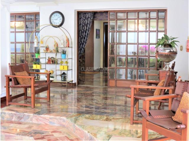 Casas, Venta en Ciudad Jardín