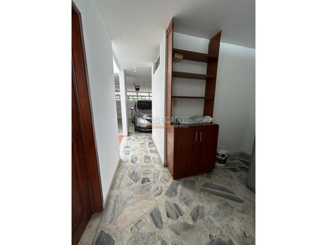 Casas, Venta en Ciudad Jardín