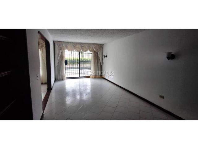 Apartamentos, Venta en Las Quintas de Don Simón