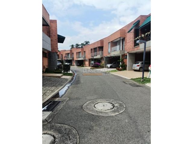 Casas, Alquiler en Ciudad Jardín