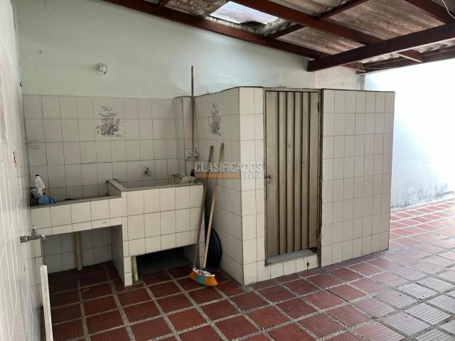 Casas, Alquiler en San Bosco