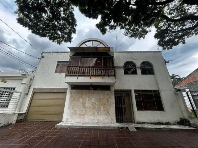 Casas, Venta en La Flora