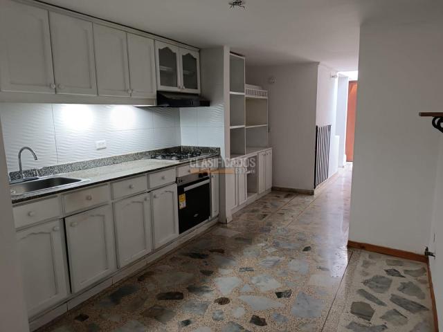 Casas, Venta en Alférez Real