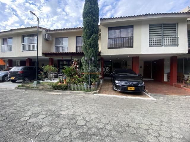 Casas, Venta en Las Quintas de Don Simón