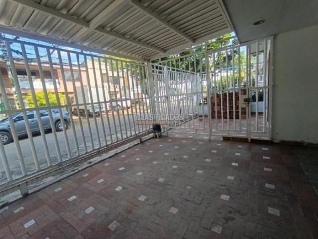 Edificios, Venta en Camino Real