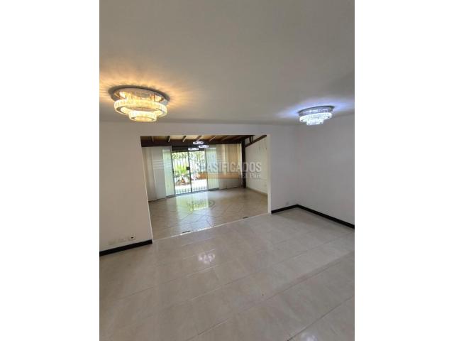 Casas, Venta en Valle del Lili