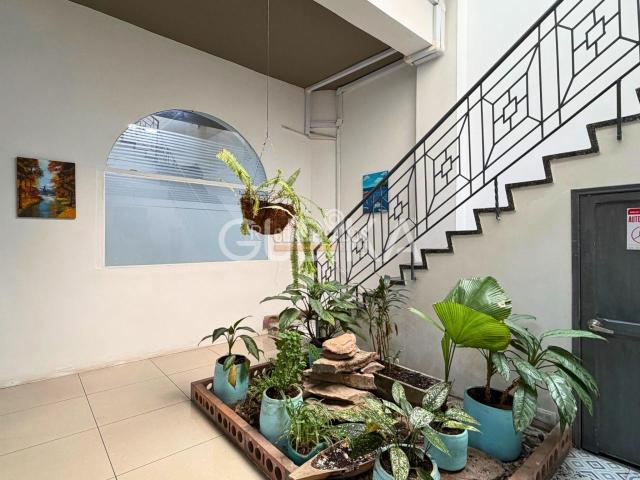 Oficinas y Consultorios, Venta en Centenario