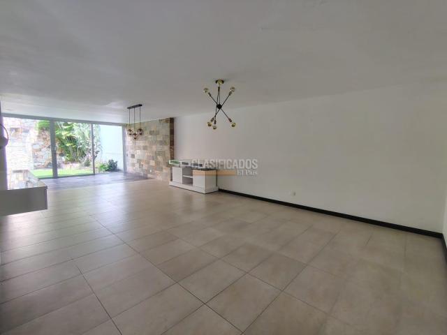 Casas, Venta en La Flora