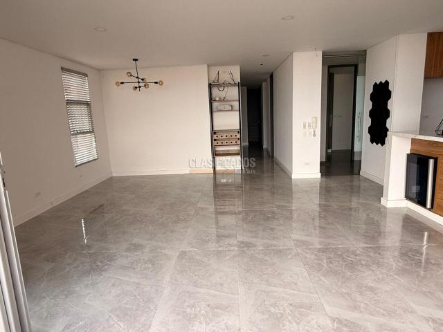 Apartamentos, Alquiler en Altos de Santa Isabel