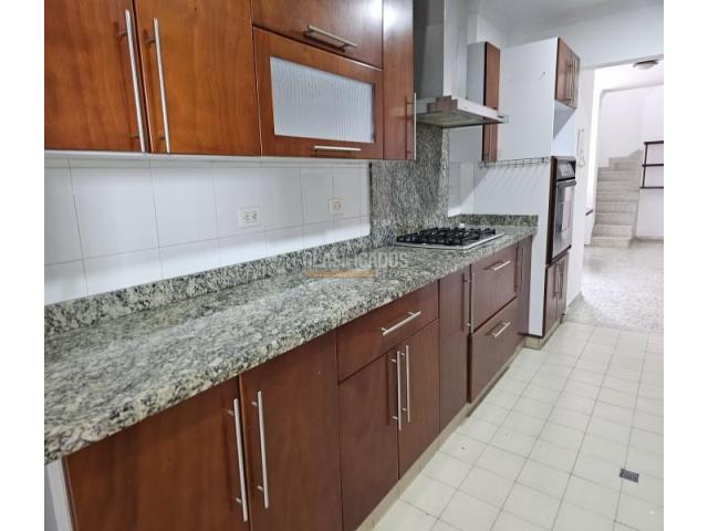 Apartamentos, Venta en Santa Mónica Residencial