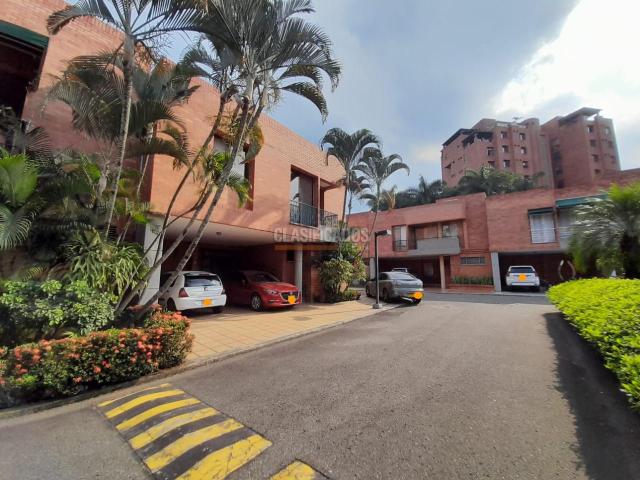 Casas, Venta en Ciudad Jardín