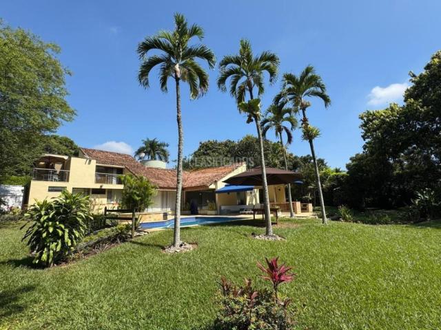 Casas, Venta en Ciudad Jardín