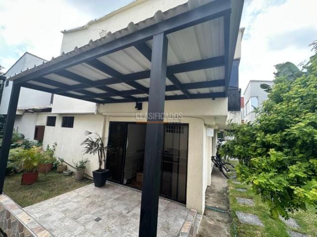 Casas, Venta en La Flora