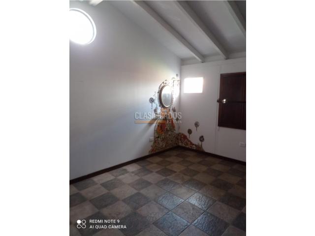 Casas, Venta en La Flora