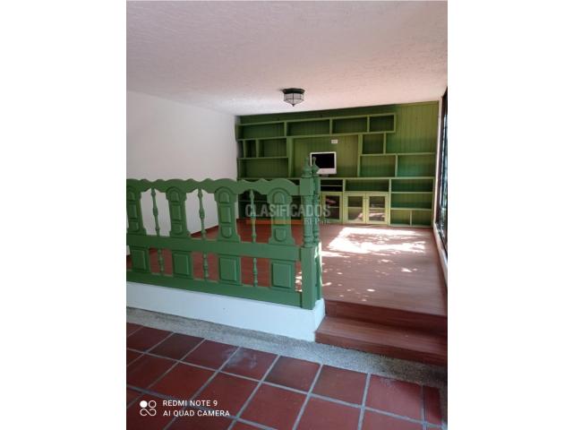 Casas, Venta en La Flora