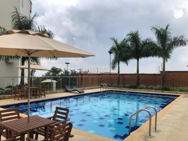 Apartamentos, Venta en Altos Cristales