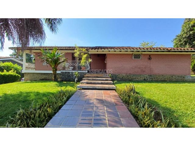 Casas, Venta en Ciudad Jardín