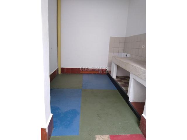 Locales y Bodegas, Alquiler en Bretaña