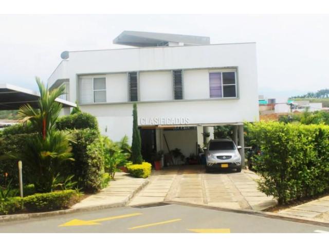 Casas, Venta en Ciudad Jardín