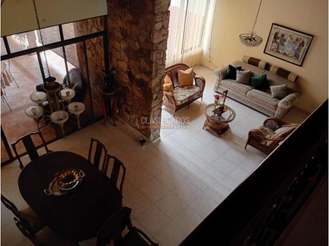 Casas, Venta en La Flora