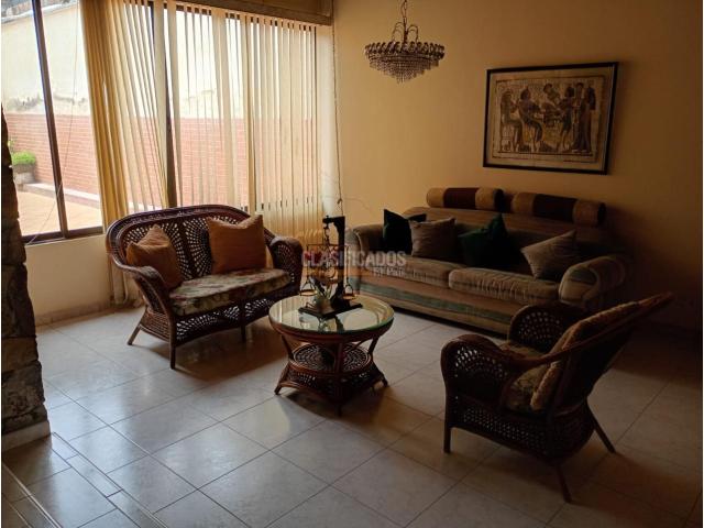 Casas, Venta en La Flora