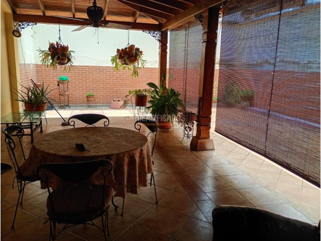 Casas, Venta en La Flora