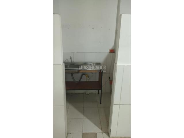 Locales y Bodegas, Alquiler en Cristóbal Colón