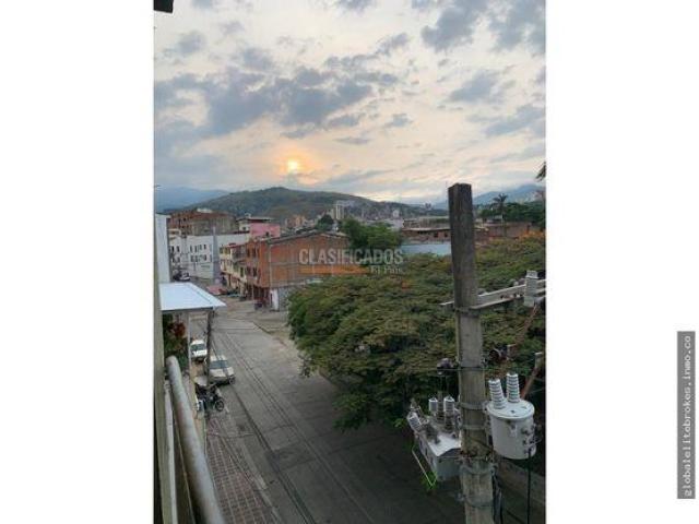 Edificios, Venta en Alameda