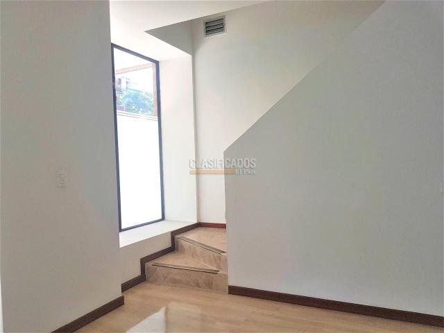 Oficinas y Consultorios, Alquiler en El Peñón