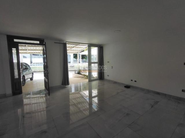 Casas, Venta en Ciudad Jardín