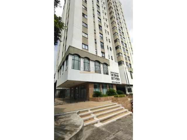 Oficinas y Consultorios, Alquiler en El Peñón