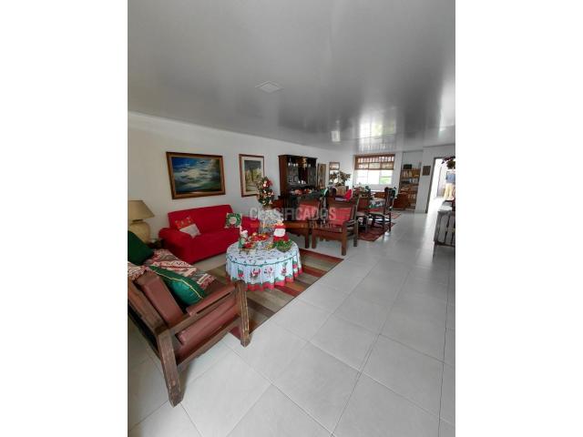 Casas, Venta en Prados del Norte