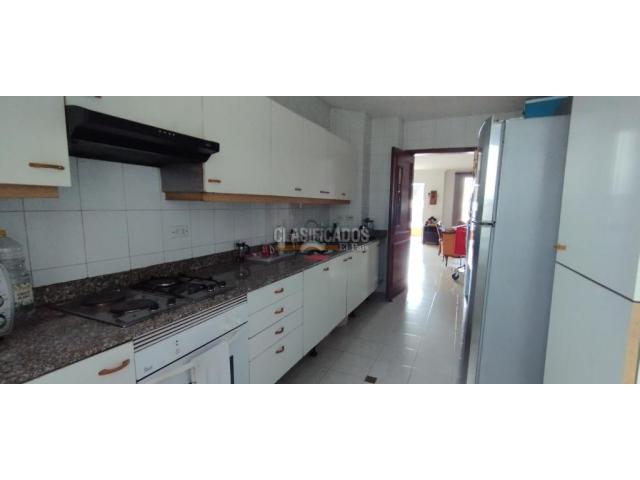 Apartamentos, Venta en Santa Mónica Residencial