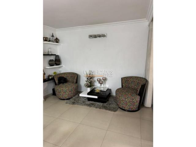 Casas, Venta en Ciudad Jardín