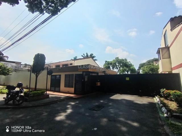 Casas, Alquiler en Camino Real