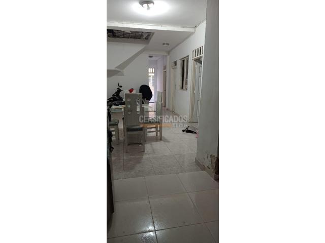 Casas, Venta en Saavedra Galindo