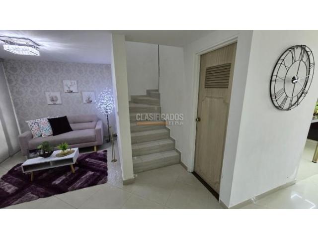 Casas, Venta en Santa Mónica Popular