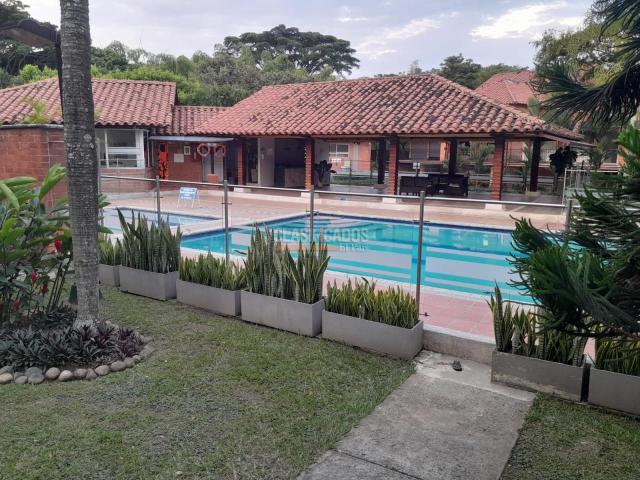 Casas, Venta en Ciudad Jardín