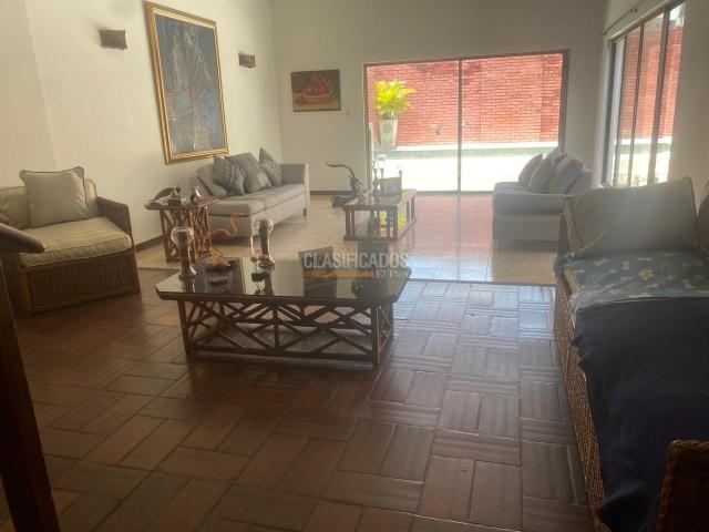 Casas, Venta en Ciudad Jardín