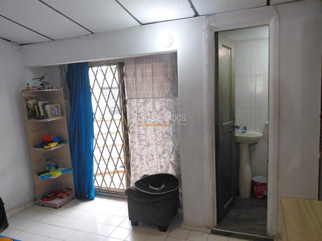 Casas, Venta en Villa del Prado