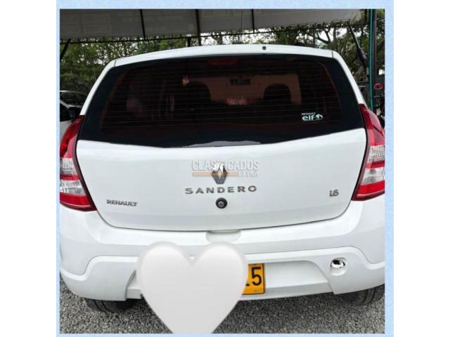 Renault Sandero 2015