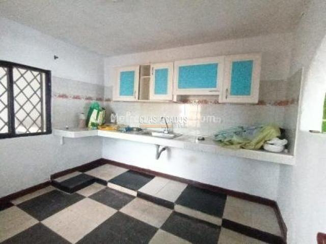 Casas, Alquiler en Alirio Mora Beltrán