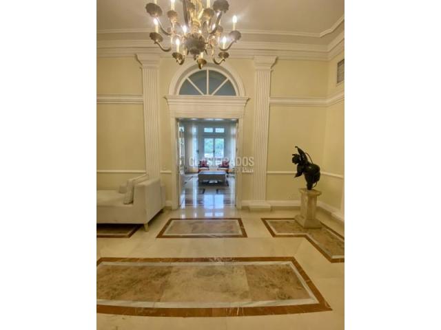 Apartamentos, Venta en Santa Mónica Residencial