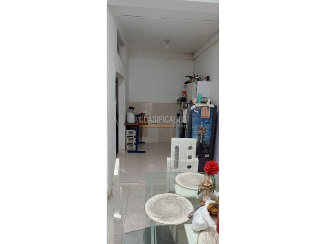 Casas, Venta en Saavedra Galindo