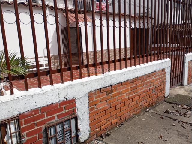 Casas, Venta en La Flora