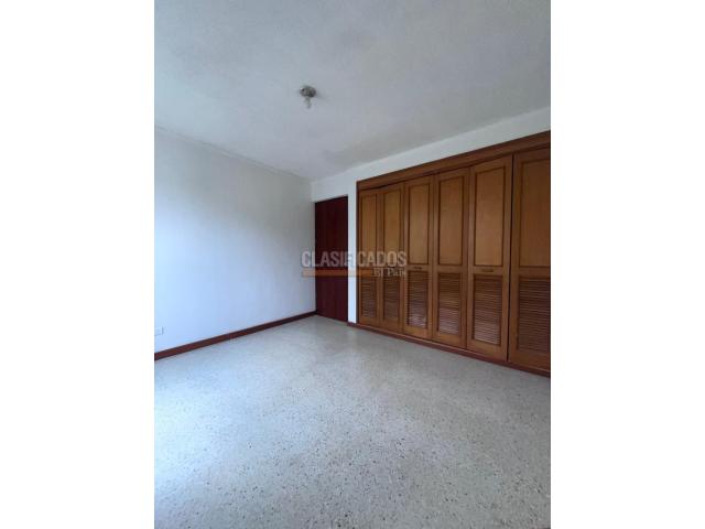 Apartamentos, Alquiler en El Refugio