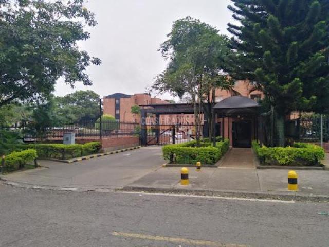 Apartamentos, Venta en El Refugio