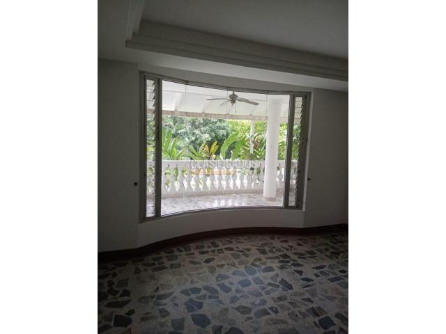 Casas, Venta en Ciudad Jardín