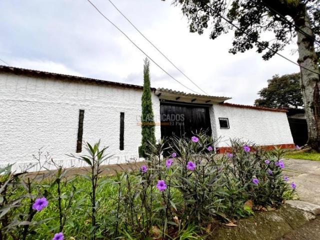 Casas, Venta en El Refugio