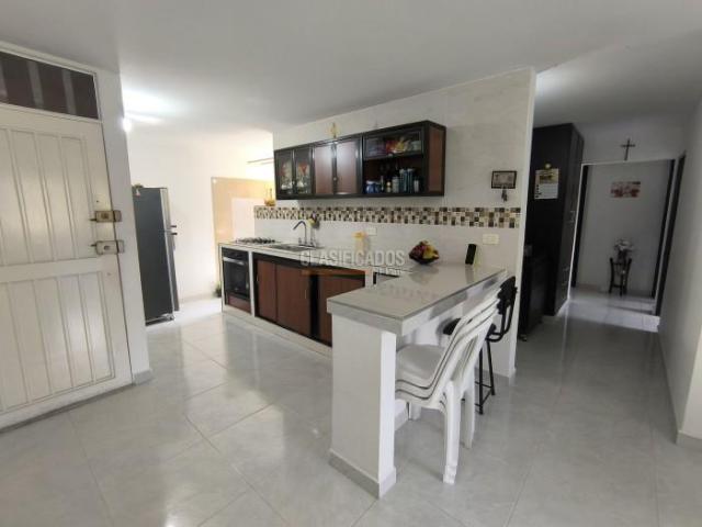 Apartamentos, Venta en Primero de Mayo